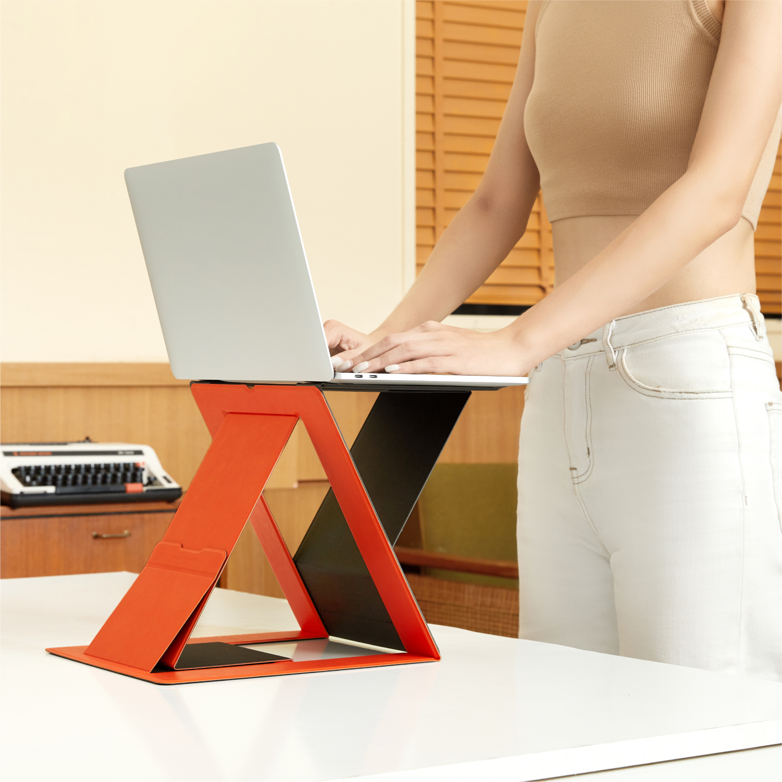 MOFT Z スタンディングデスク ノートPCスタンド サムネイル 3